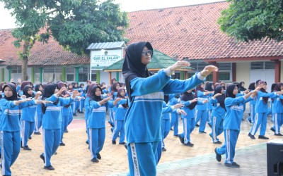 Sabtu Sehat, MTs Negeri 2 Tegal Gelar Senam Bersama untuk Murid Kelas VII dan VIII
