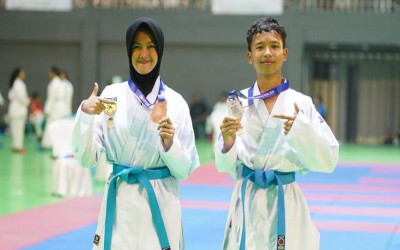 Dua Murid MTs Negeri 2 Tegal Raih Prestasi di Amazing Tegal Cup Jateng Open Karate Championship