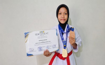 Berlaga di Panggung Jawa Tengah,  Almaira Zhafira Boyong Dua Medali
